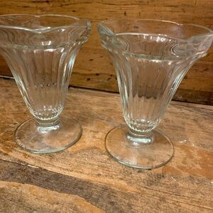 2 Vintage Jeanette glass sundae glass